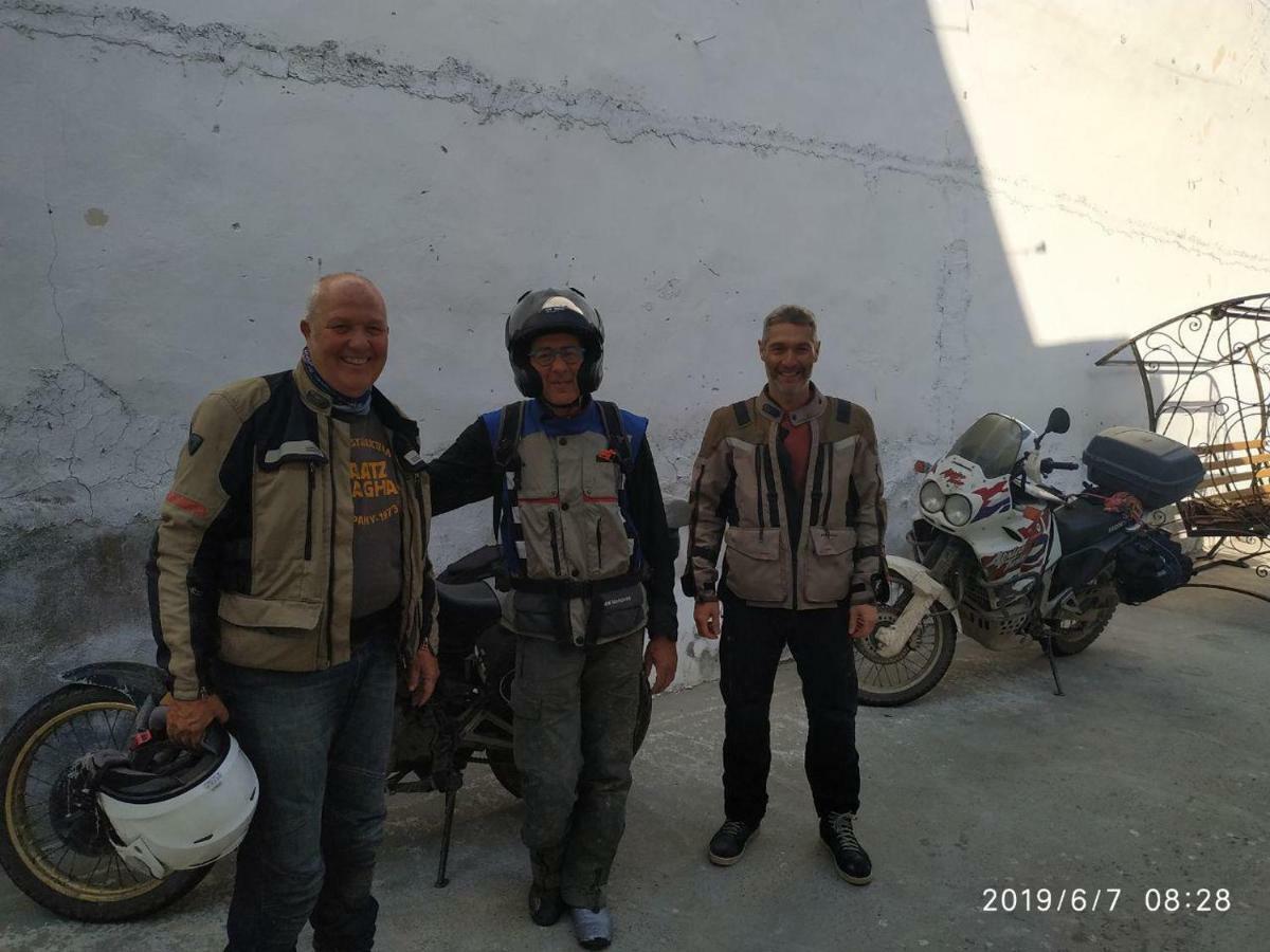 World Guest House Samarkand Buitenkant foto